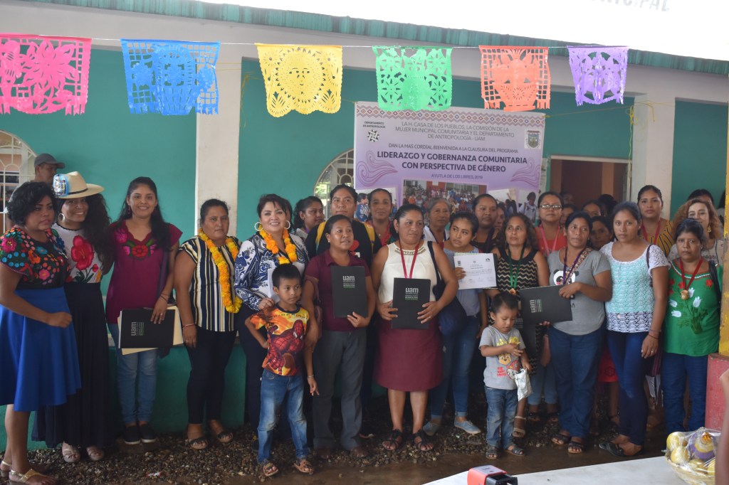 Concluyen mujeres autoridades comunitarias curso de liderazgo y&nbsp;gobernanza
