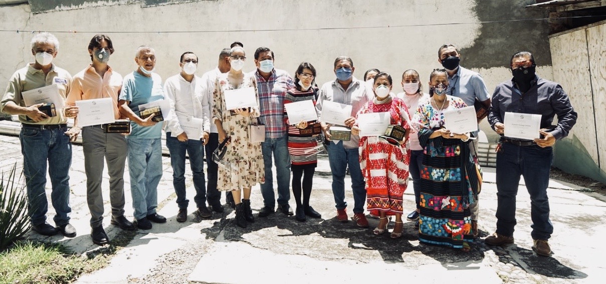 Reconocen a guerrerenses destacados