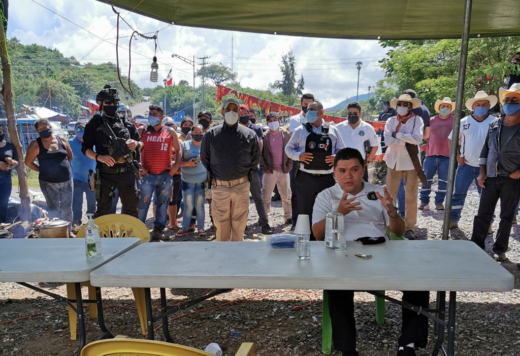 Ministeriales llegaron a Carrizalillo grabando y con rifles desplegados, denuncian&nbsp;ejidatarios
