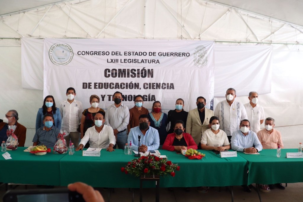 Legislar por una educación que combata las desigualdades en Guerrero, se compromete Masedonio&nbsp;Mendoza.