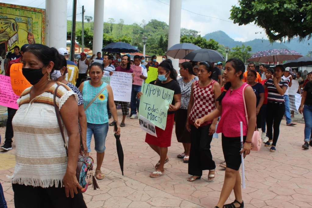 El pueblo de Chapultenango, Chiapas marchó en defensa de las normalistas&nbsp;detenidas