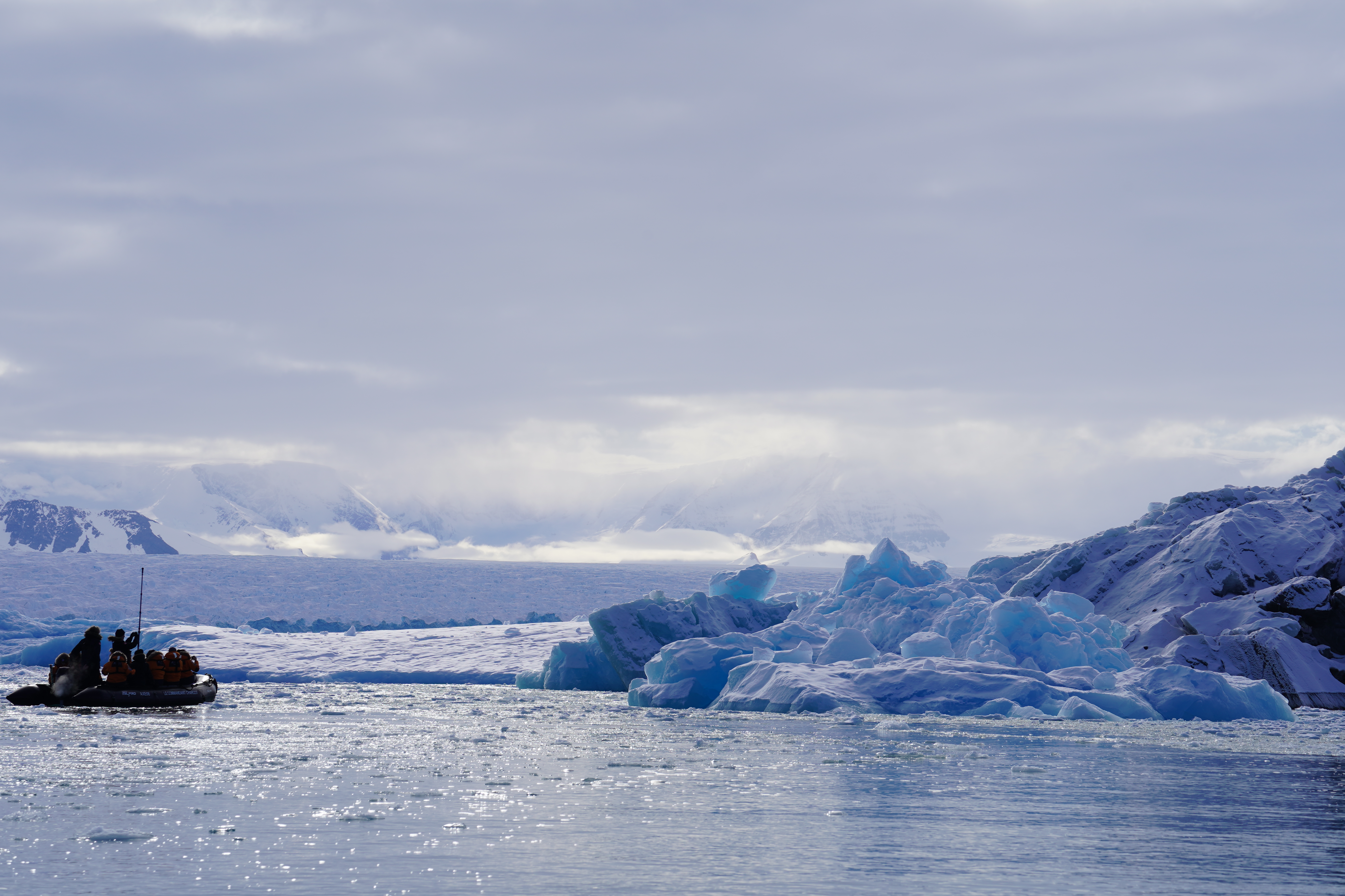Expedición internacional llegó a plataforma de la Antártida para estudiar cambio climático