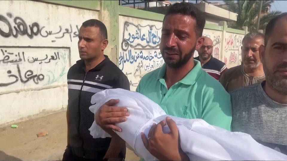 El número de muertes en Israel y Gaza supera las 2.200 al tiempo que habitantes del enclave palestino se enfrentan a un apagón eléctrico total y a la falta de refugios&nbsp;seguros