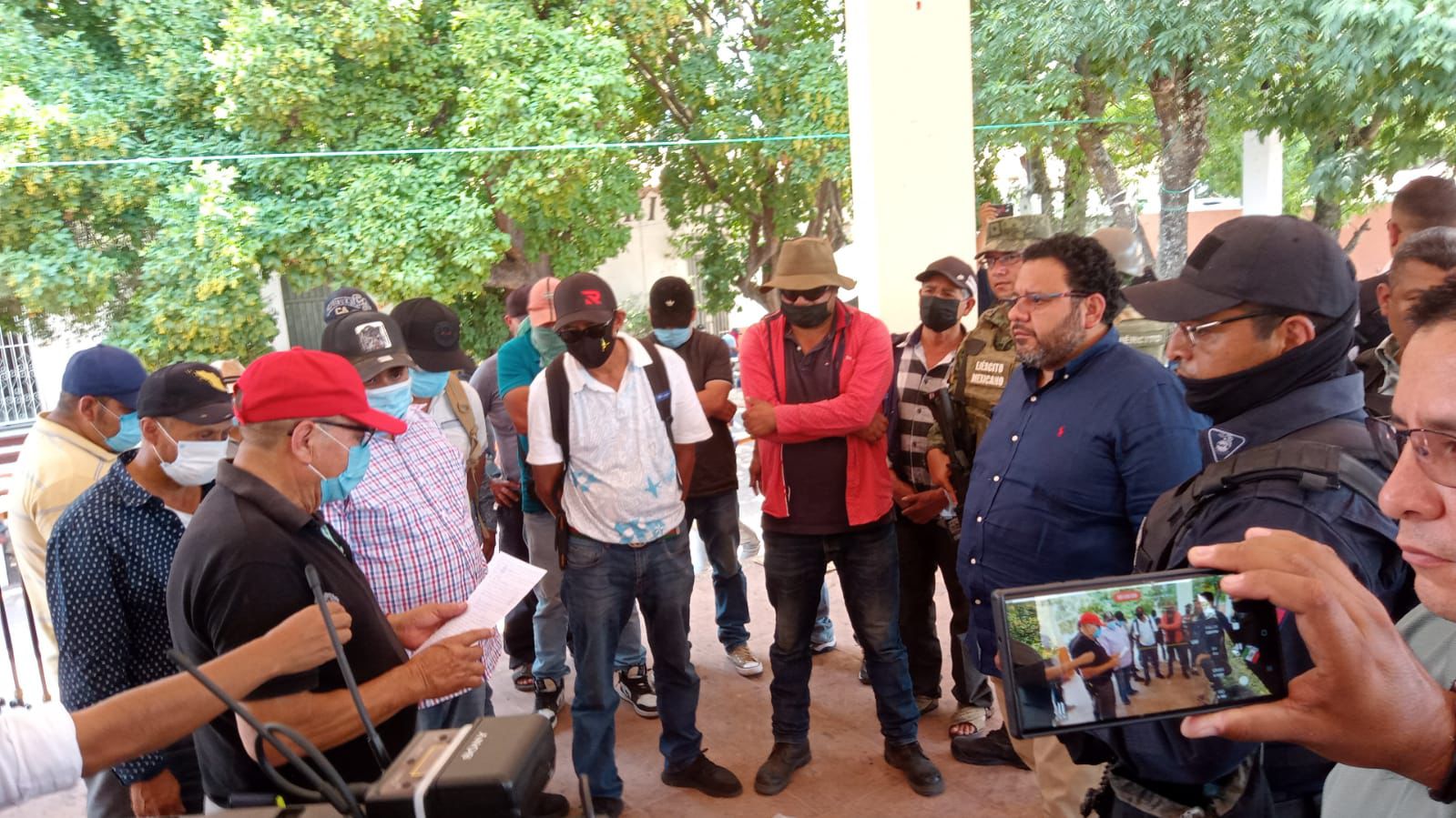Autoridades de Guerrero establecen diálogo con pobladores de Chichihualco y Tlacotepec