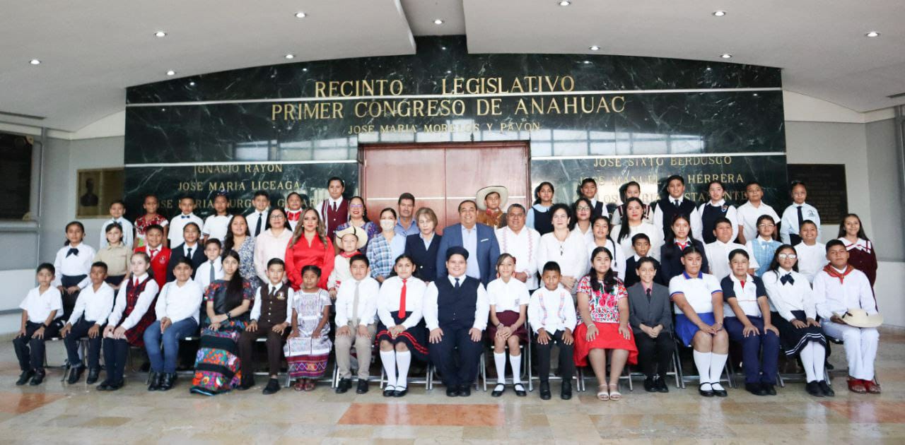 Niñas y niños de diversas regiones del estado participaron en el Parlamento Infantil del Congreso de Guerrero