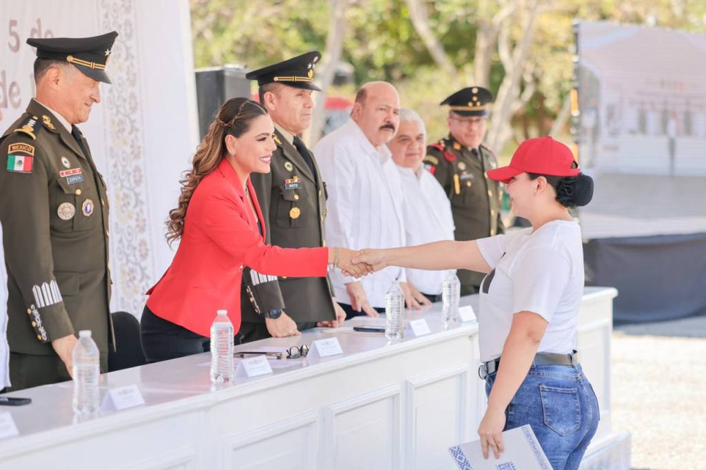 Evelyn Salgado reconoce a las Fuerzas Armadas y llama a construir un país libre de desigualdad y&nbsp;corrupción