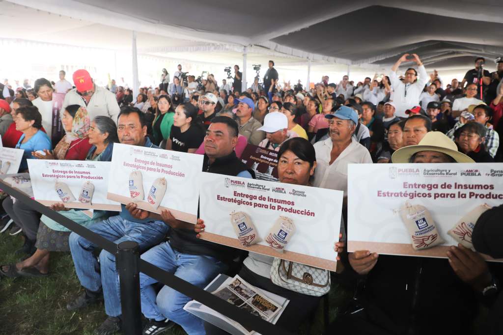 Seguridad para familias, con insumos para el campo y obra comunitaria en&nbsp;Tecamachalco
